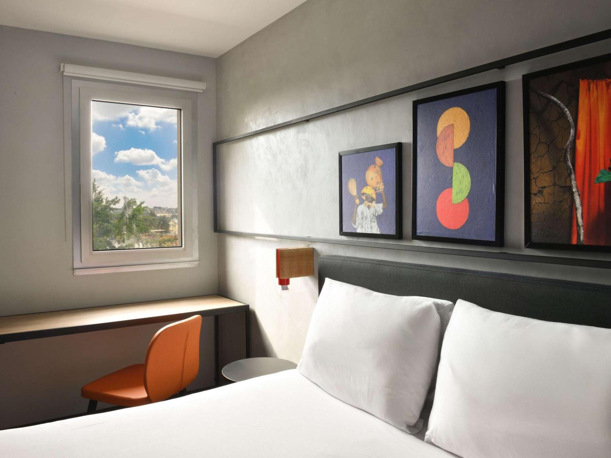 Hotel Ibis Styles Abidjan Plateau Exterior foto